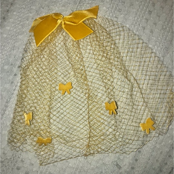 Vintage 1950s 1960s Marigold Yellow Glamour Veil Hat Netting Velvet Bows W/ BOX - Picture 2 of 6
